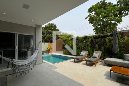 Casa de condomínio à venda com 453m², 3 quartos e 4 vagasPiscina