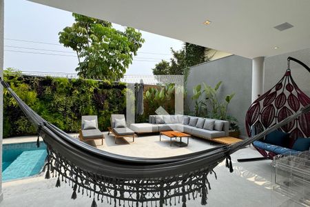 Casa de condomínio à venda com 453m², 3 quartos e 4 vagasPiscina