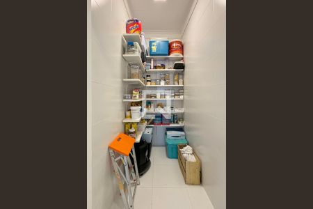 Casa de condomínio à venda com 453m², 3 quartos e 4 vagasDespensa