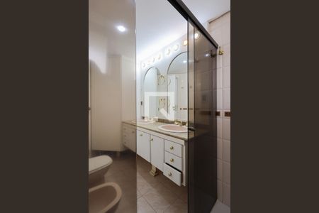 Apartamento à venda com 170m², 3 quartos e 3 vagasBanheiro da Suíte 1