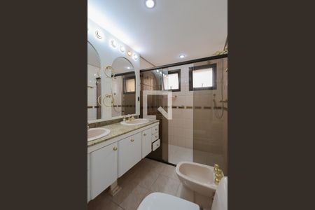 Apartamento à venda com 170m², 3 quartos e 3 vagasBanheiro da Suíte 1