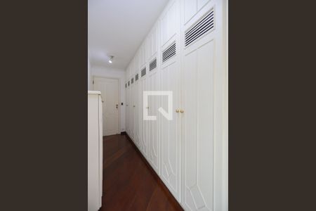 Apartamento à venda com 170m², 3 quartos e 3 vagasCloset da Suíte 1