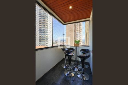 Apartamento à venda com 106m², 3 quartos e 2 vagas Apartamento à venda com 106m², 3 quartos e 2 vagasVaranda