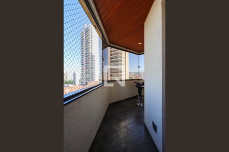 Apartamento à venda com 106m², 3 quartos e 2 vagas Apartamento à venda com 106m², 3 quartos e 2 vagasVaranda