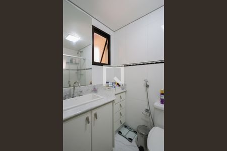 Apartamento à venda com 106m², 3 quartos e 2 vagas Apartamento à venda com 106m², 3 quartos e 2 vagasBanheiro da suíte 1