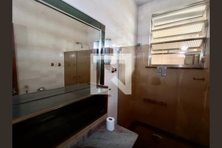 Apartamento para alugar com 96m², 2 quartos e sem vagaBanheiro social 