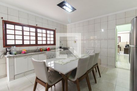 Casa para alugar com 400m², 3 quartos e 10 vagasCozinha