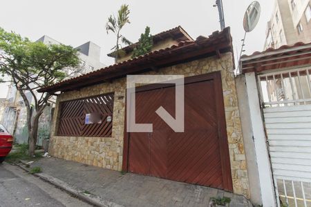 Casa para alugar com 400m², 3 quartos e 10 vagasFachada