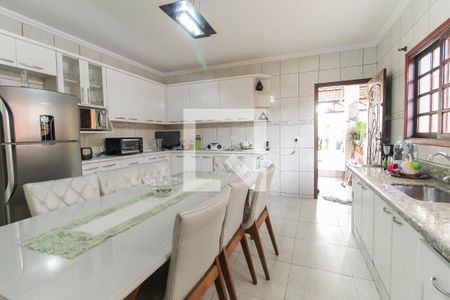 Casa para alugar com 400m², 3 quartos e 10 vagasCozinha