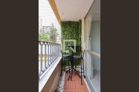 Apartamento à venda com 75m², 2 quartos e 1 vagaVaranda