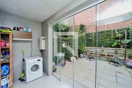 Casa à venda com 178m², 3 quartos e 2 vagas Casa à venda com 178m², 3 quartos e 2 vagasÁrea de Serviço