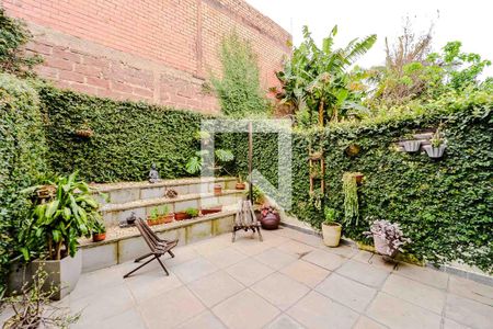 Casa à venda com 178m², 3 quartos e 2 vagas Casa à venda com 178m², 3 quartos e 2 vagasQuintal/Jardim