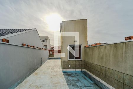 Casa à venda com 178m², 3 quartos e 2 vagas Casa à venda com 178m², 3 quartos e 2 vagasTerraço