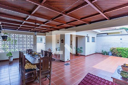 Casa à venda com 450m², 2 quartos e 4 vagasQuintal