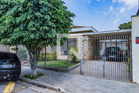 Casa à venda com 450m², 2 quartos e 4 vagasFachada