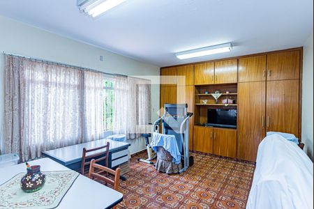 Casa à venda com 450m², 2 quartos e 4 vagasSala 2