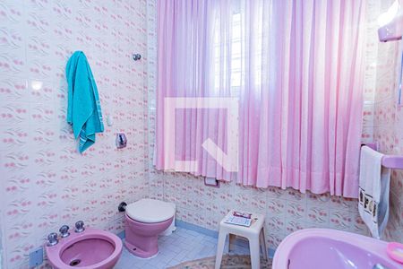 Casa à venda com 450m², 2 quartos e 4 vagasBanheiro