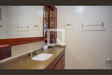Apartamento para alugar com 165m², 4 quartos e 1 vagaBanheiro Corredor