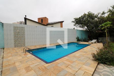 Casa à venda com 400m², 4 quartos e 8 vagasPiscina