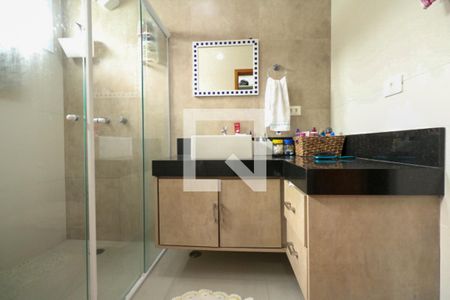 Casa à venda com 400m², 4 quartos e 8 vagasBanheiro da Suíte 2