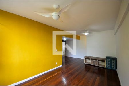 Apartamento à venda com 130m², 3 quartos e 2 vagasSala