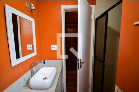 Apartamento à venda com 130m², 3 quartos e 2 vagasBanheiro Social