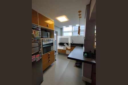 Apartamento à venda com 102m², 2 quartos e 2 vagasCozinha