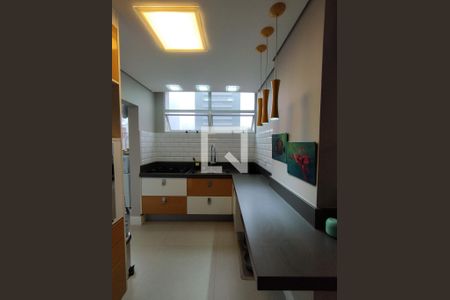 Apartamento à venda com 102m², 2 quartos e 2 vagasCozinha 