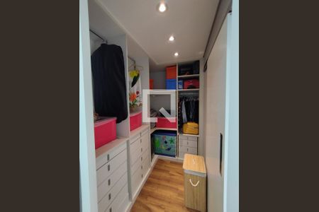 Apartamento à venda com 102m², 2 quartos e 2 vagasCloset da suíte