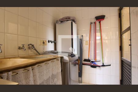 Casa à venda com 220m², 3 quartos e 2 vagasÁrea de serviço