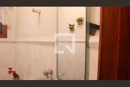 Casa à venda com 220m², 3 quartos e 2 vagasBanheiro