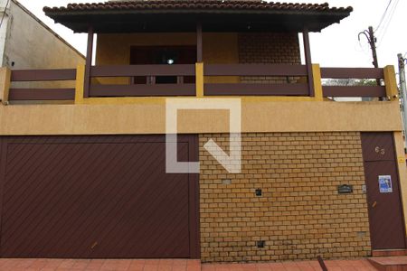 Casa à venda com 220m², 3 quartos e 2 vagasFachada
