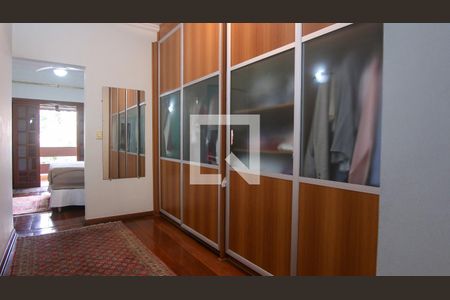 Casa à venda com 220m², 3 quartos e 2 vagasEdícula