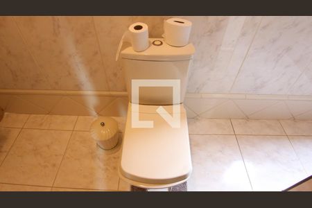 Casa à venda com 220m², 3 quartos e 2 vagasBanheiro