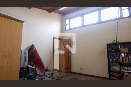 Casa à venda com 220m², 3 quartos e 2 vagasQuarto 4