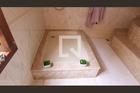 Casa à venda com 220m², 3 quartos e 2 vagasBanheiro