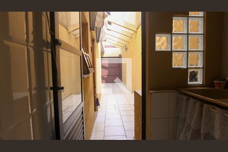 Casa à venda com 220m², 3 quartos e 2 vagasCorredor