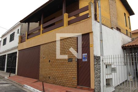 Casa à venda com 220m², 3 quartos e 2 vagasFachada