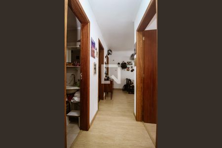 Apartamento à venda com 60m², 2 quartos e 2 vagasCorredor