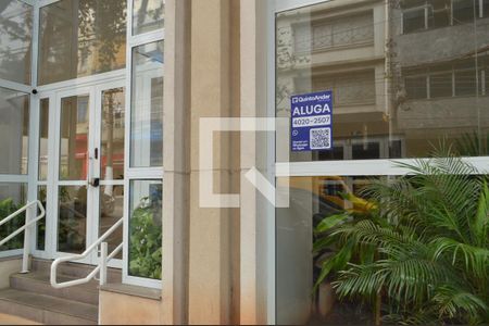 Studio para alugar com 35m², 1 quarto e sem vagaFachada + Plaquinha