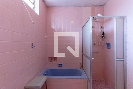 Casa à venda com 161m², 3 quartos e 2 vagas Casa à venda com 161m², 3 quartos e 2 vagasBanheiro Social