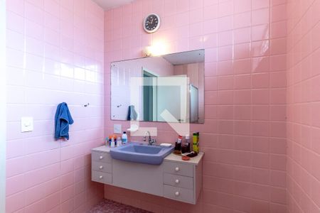 Casa à venda com 161m², 3 quartos e 2 vagas Casa à venda com 161m², 3 quartos e 2 vagasBanheiro Social