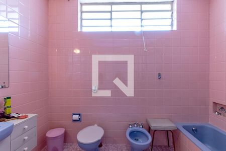 Casa à venda com 161m², 3 quartos e 2 vagas Casa à venda com 161m², 3 quartos e 2 vagasBanheiro Social