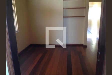 Casa à venda com 4 quartos, 300m² em Jardim Bonfiglioli, São Paulo