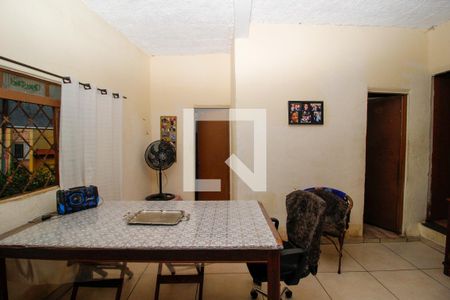 Sala  de casa à venda com 2 quartos, 110m² em Colégio Batista, Belo Horizonte