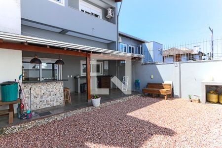 Casa à venda com 244m², 3 quartos e 2 vagasÁrea externa