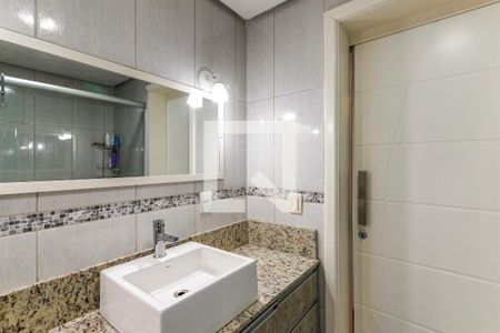 Casa à venda com 244m², 3 quartos e 2 vagasBanheiro da Suíte