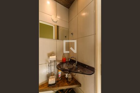 Casa à venda com 244m², 3 quartos e 2 vagasLavabo
