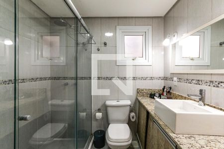 Casa à venda com 244m², 3 quartos e 2 vagasBanheiro da Suíte