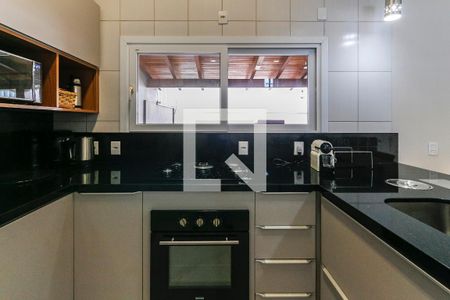 Casa à venda com 244m², 3 quartos e 2 vagasCozinha